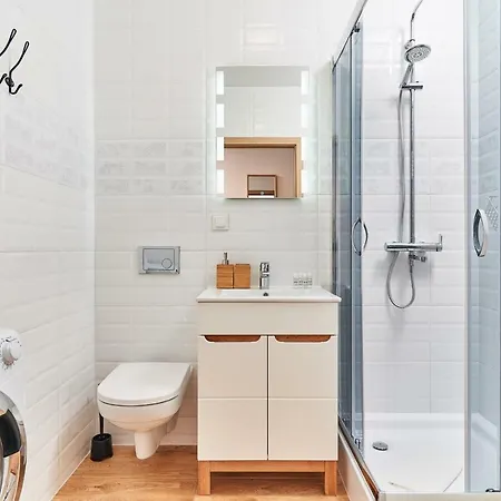 Vintage In New Estate With Parking - Krzyki By Renters Wroclaw