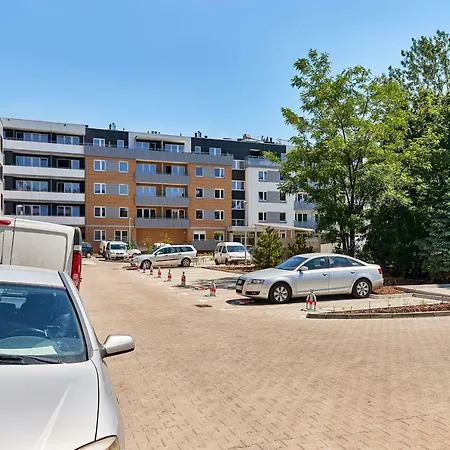 Vintage In New Estate With Parking - Krzyki By Renters Apartment