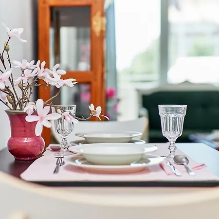 Апартаменты Vintage In New Estate With Parking - Krzyki By Renters