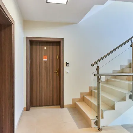 Vintage In New Estate With Parking - Krzyki By Renters