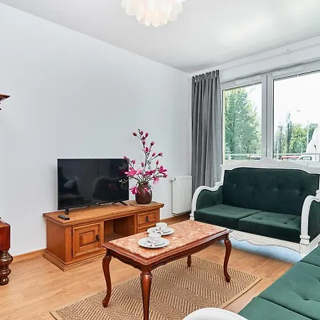 Apartamento Vintage In New Estate With Parking - Krzyki By Renters *